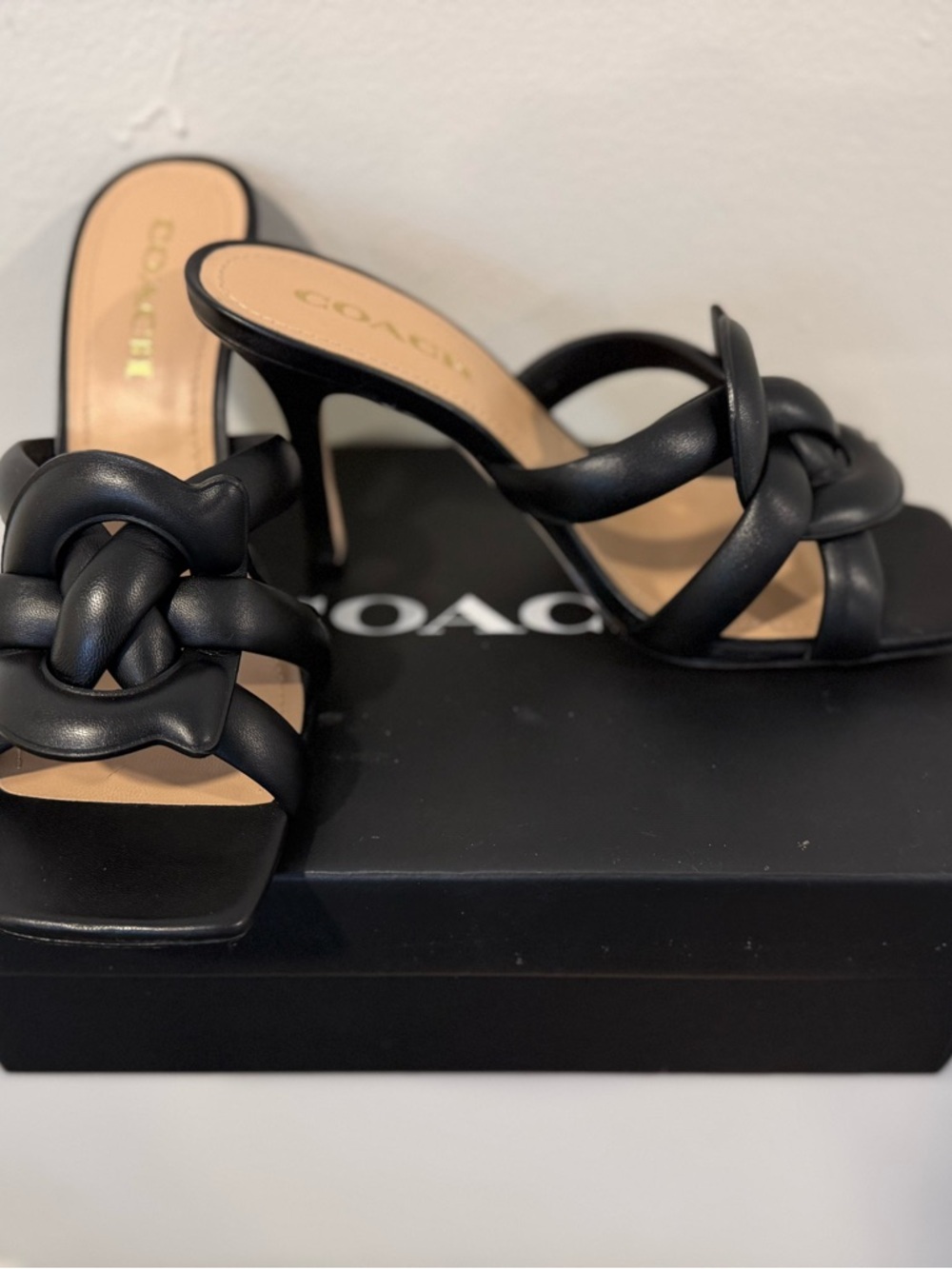 NIB Coach Kellie Sandals - Picture 8 of 9
